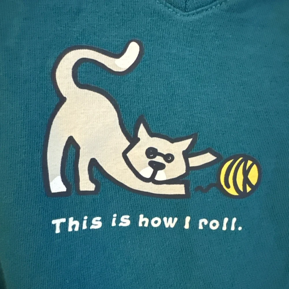 Life Is Good Women's XL V-Neck Crusher T-Shirt ~ Teal ~ Cat with Yarn Ball EUC - Picture 2 of 6